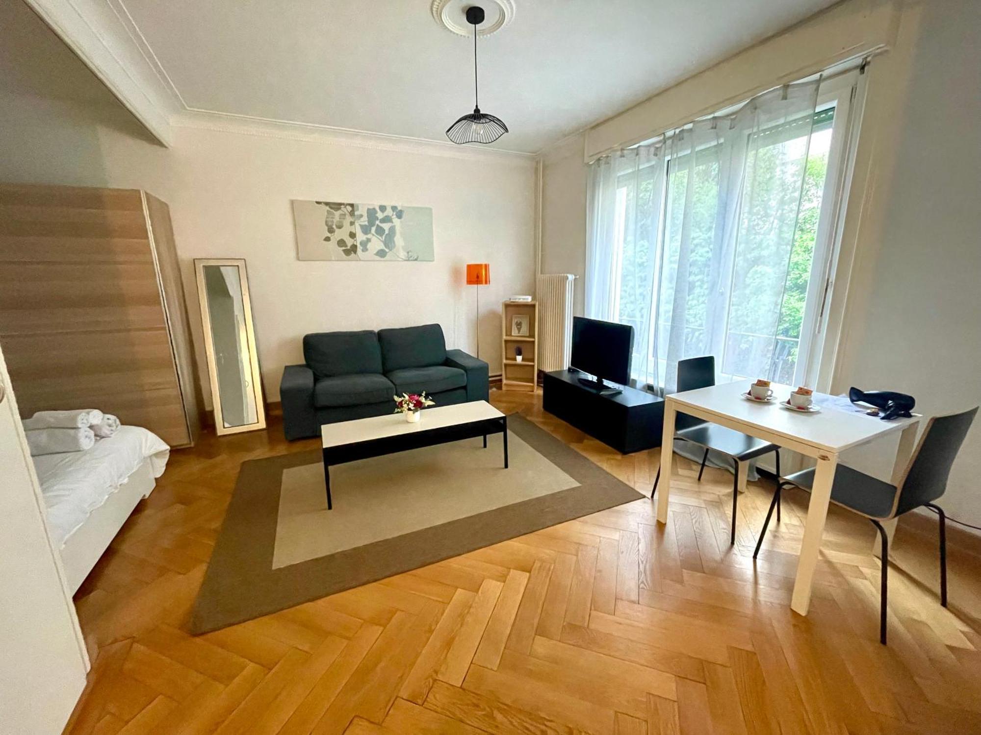 Appartement Meuble Proche De La Gare De Lausanne 12 Экстерьер фото
